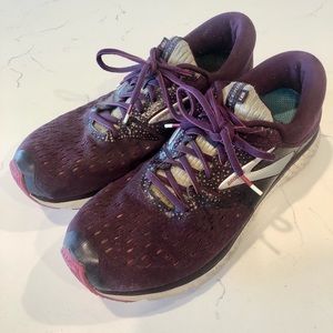 Women’s Brooks Glycerin 16 Running Shoes (Size 11.5)